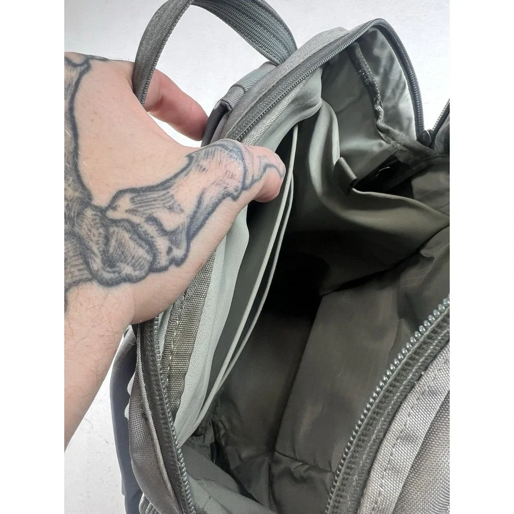 Yeti Crossroads 22 Travel Backpack Olive READ